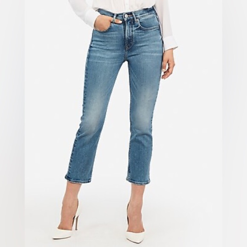 Express Cropped Straight Super High Rise Jeans Light Wash Size 6